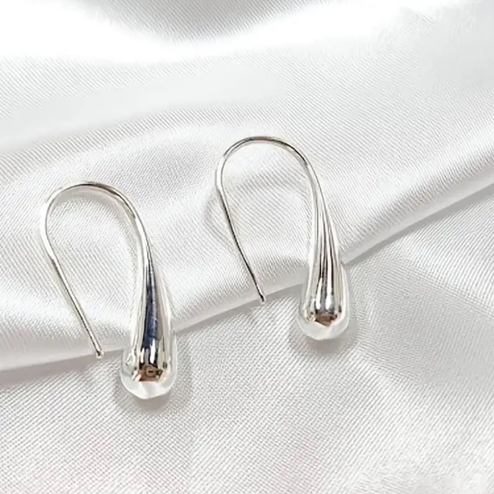 925 Silver  Simple Water Drop earrings